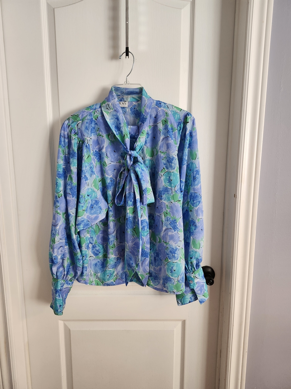 Vintage New Floral Tie-Neck Blouse in Blue/Green Design